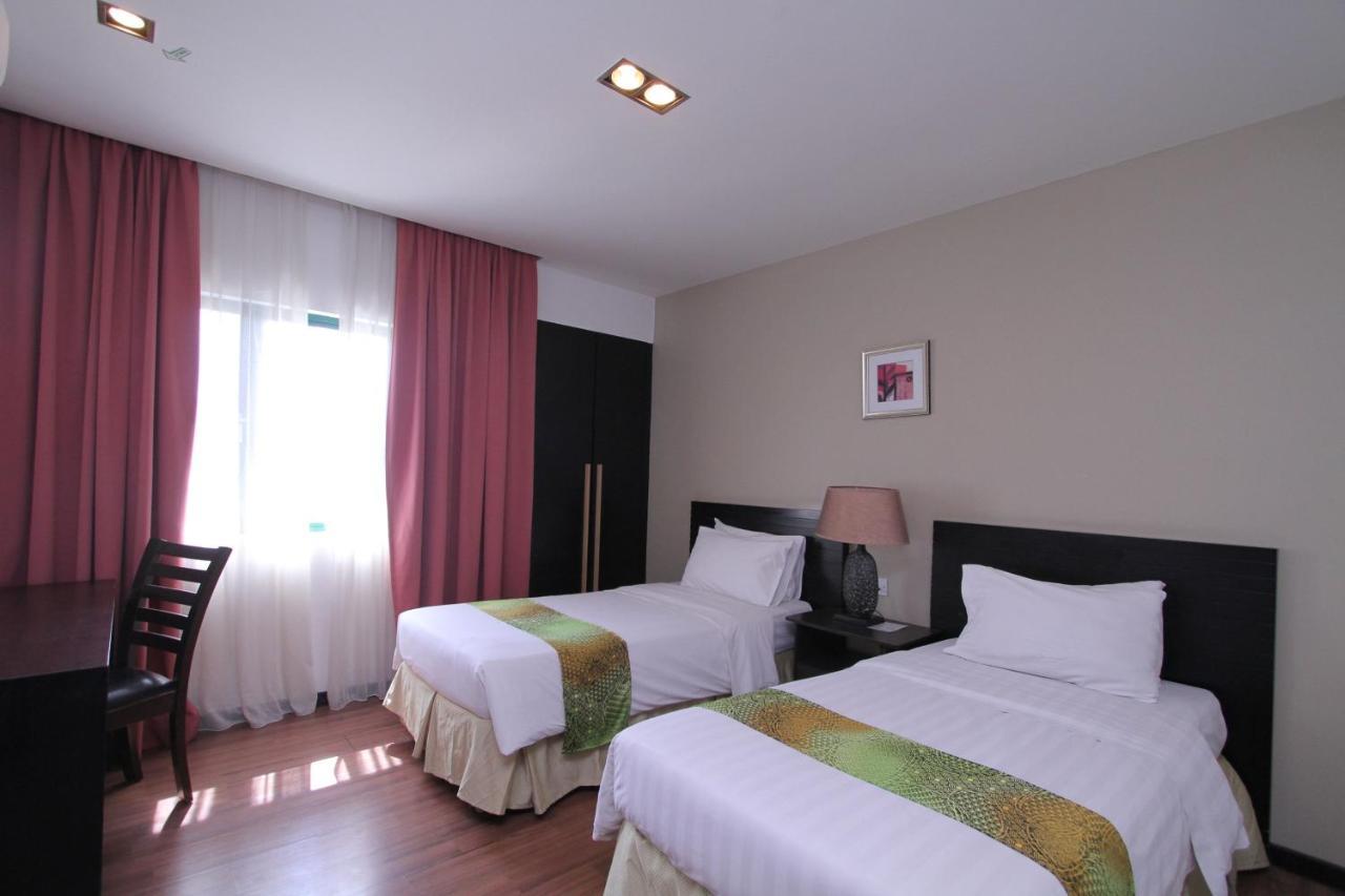 Likas Square Apartment Hotel Kota Kinabalu Extérieur photo