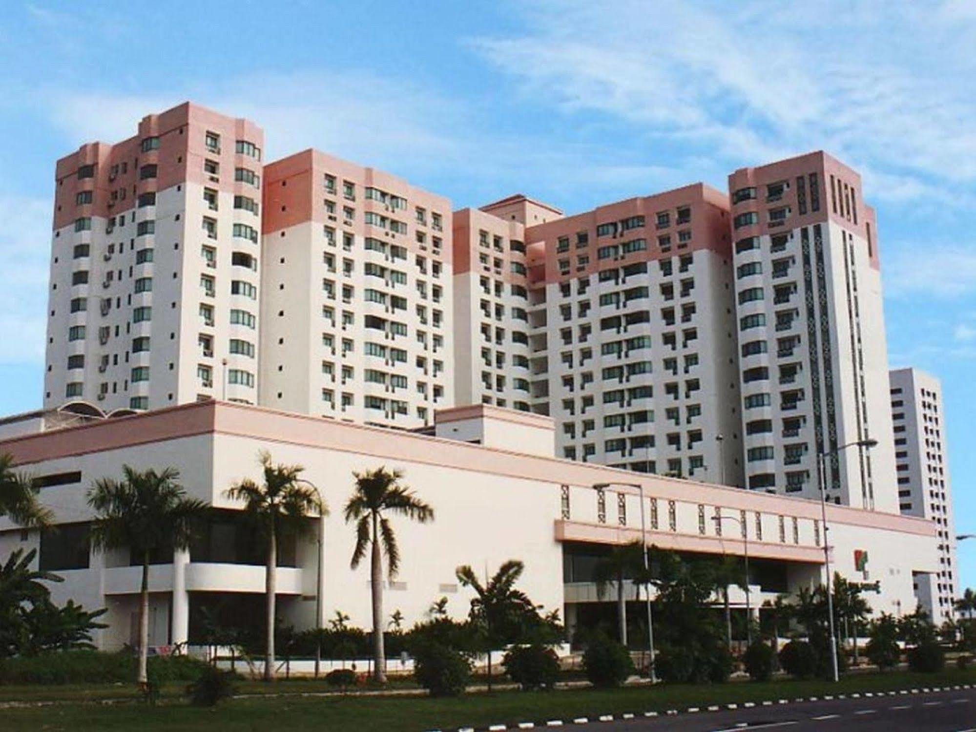 Likas Square Apartment Hotel Kota Kinabalu Extérieur photo