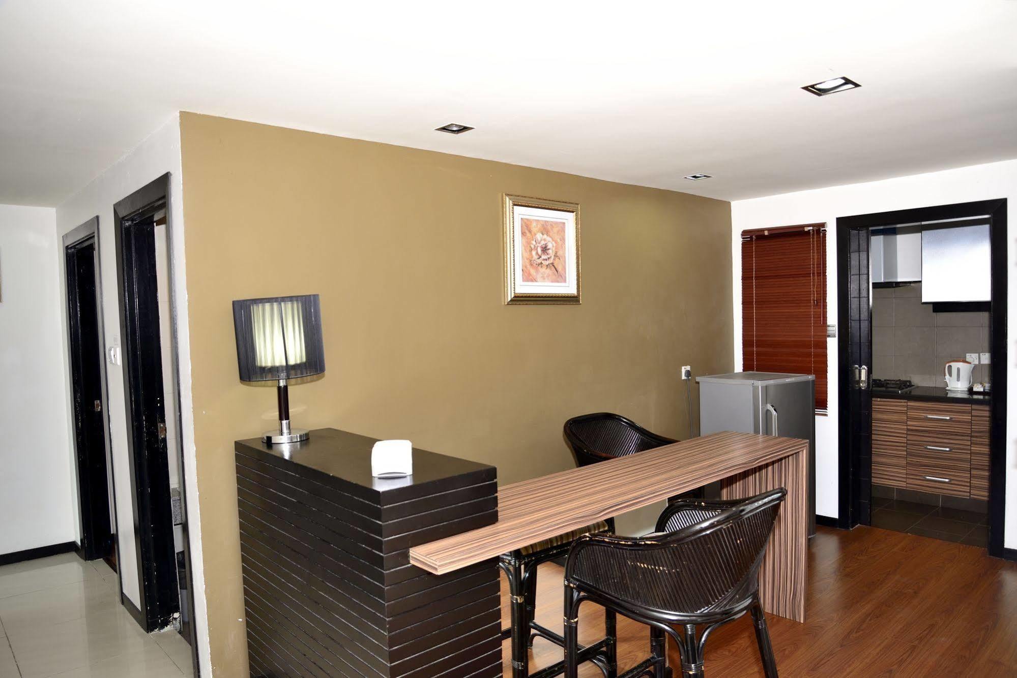 Likas Square Apartment Hotel Kota Kinabalu Extérieur photo