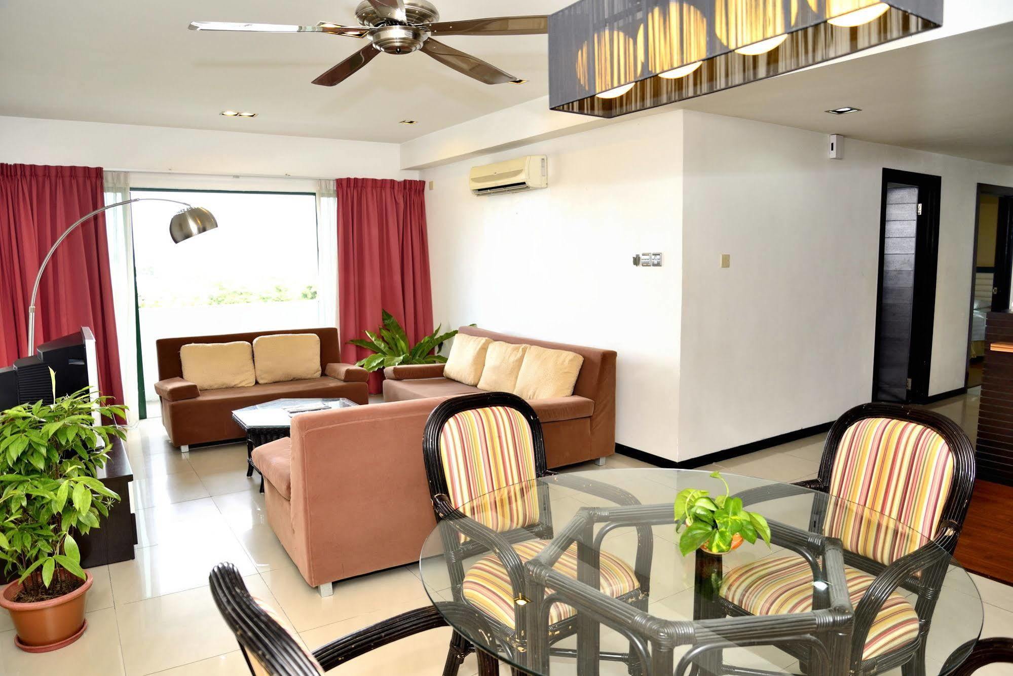 Likas Square Apartment Hotel Kota Kinabalu Extérieur photo