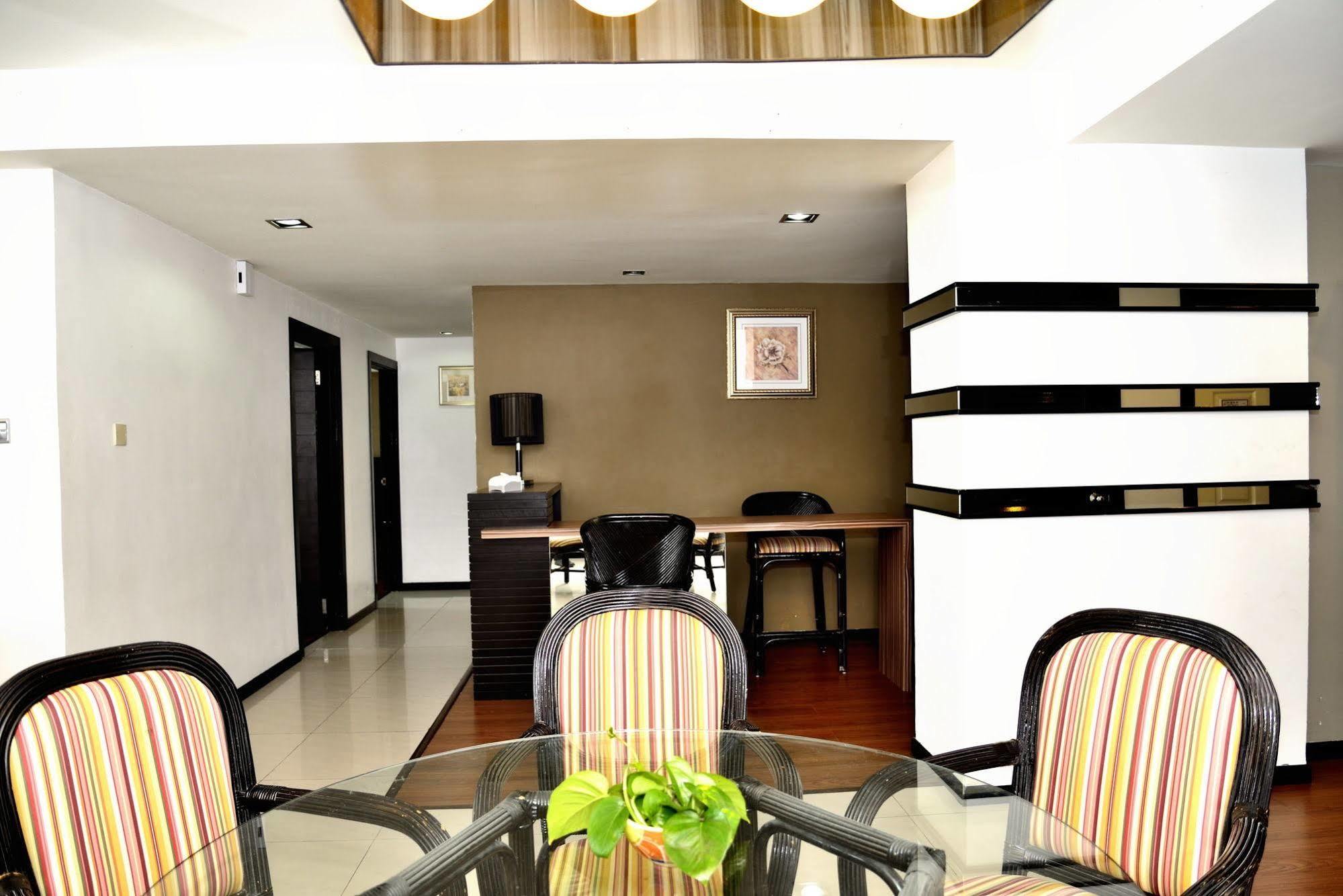 Likas Square Apartment Hotel Kota Kinabalu Extérieur photo