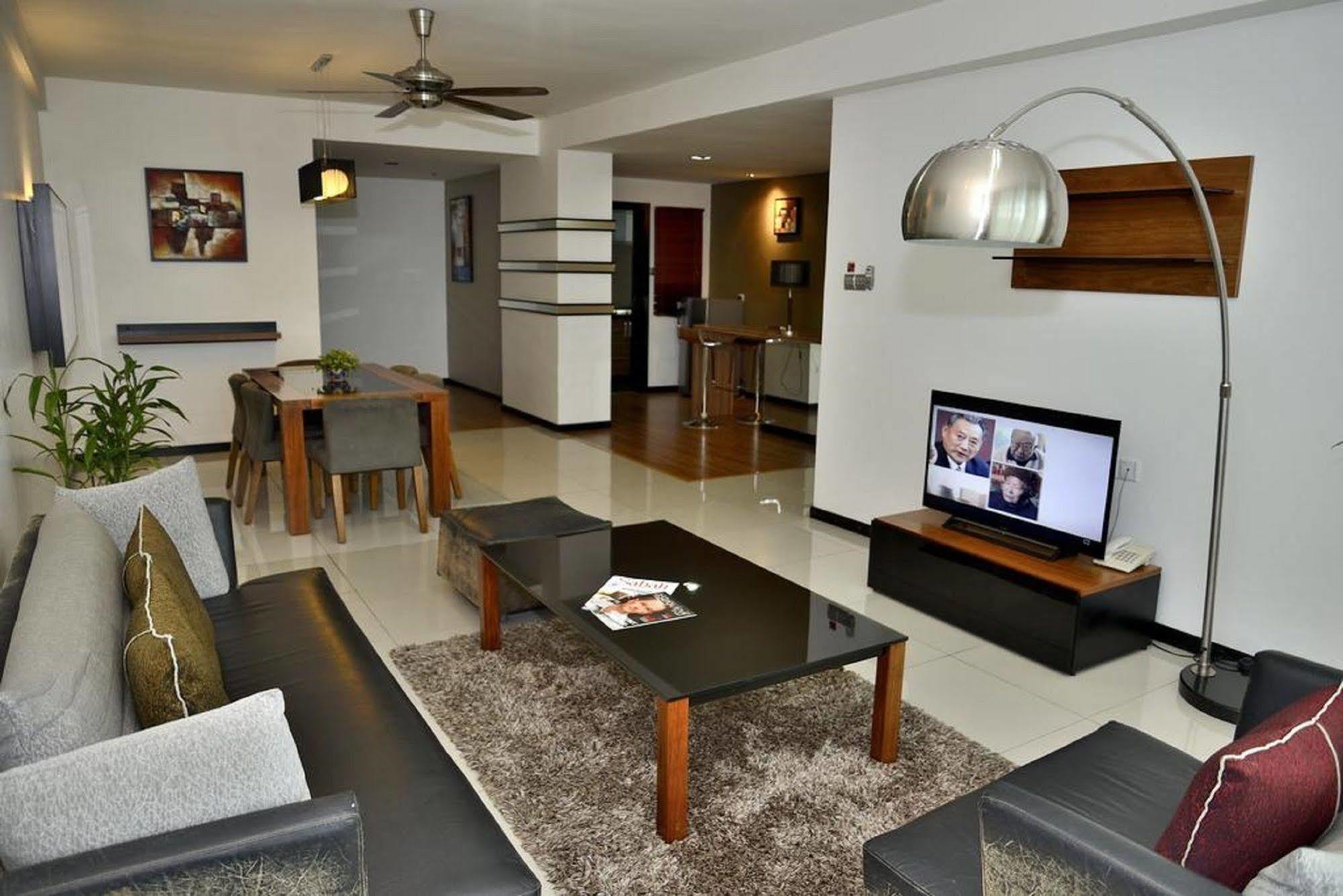 Likas Square Apartment Hotel Kota Kinabalu Extérieur photo