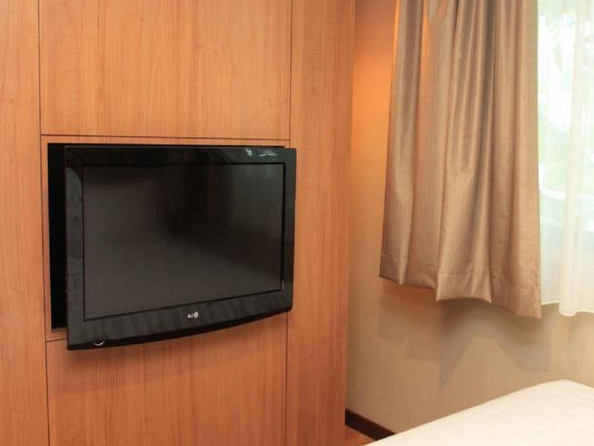 Likas Square Apartment Hotel Kota Kinabalu Extérieur photo
